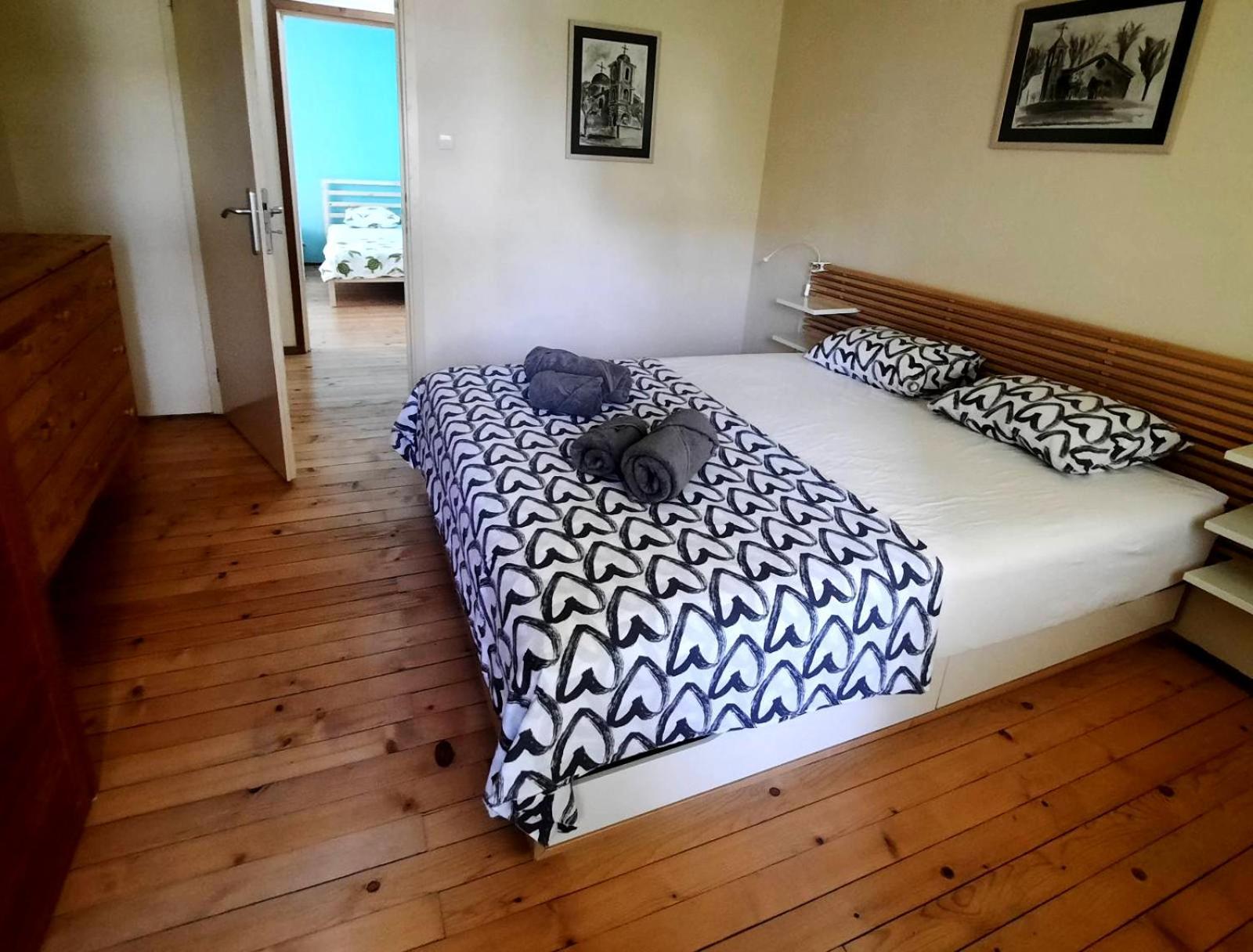 Spacious 3 Bedroom Apartment, Close To Metro Station Sofia Bagian luar foto